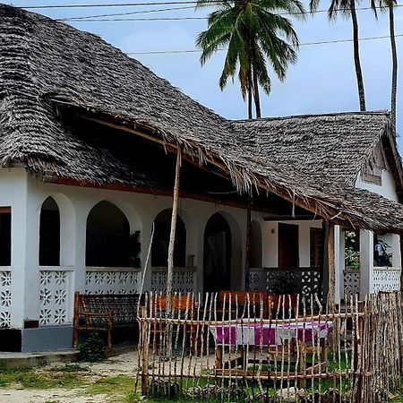 Afrobukuu House Hotel Paje Kültér fotó